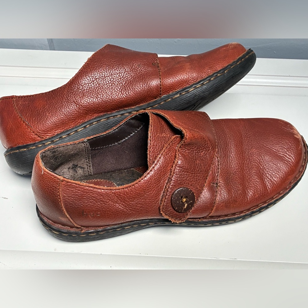 BOC Born Concept Womens size 10 leather slip on shoes